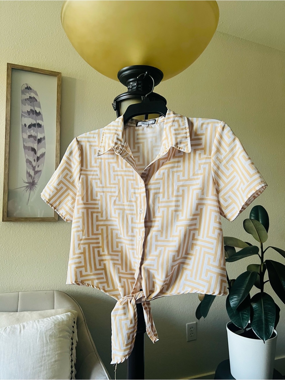 Discreet Short-Sleeve Tie-Front Button Down Shirt - Cream & Yellow